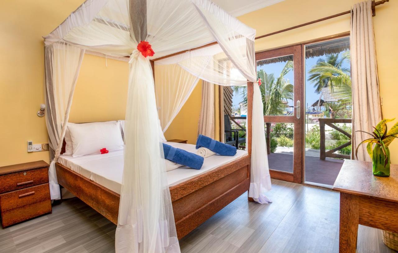 Weavers Lodge Pongwe Εξωτερικό φωτογραφία